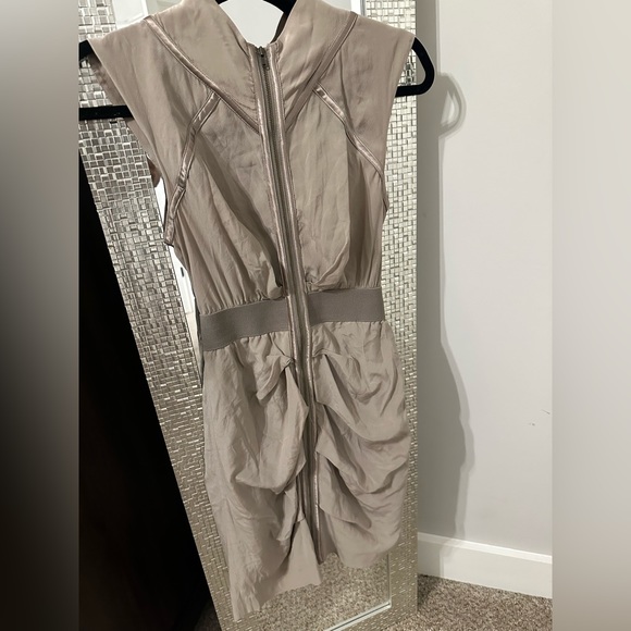 Bebe Dress - Picture 3 of 6